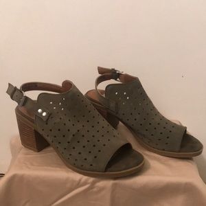 Steve Madden Army Green Low Chunky Heel